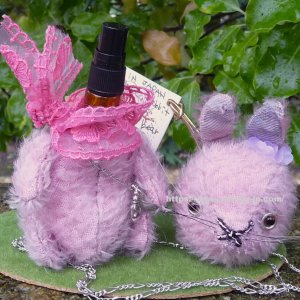 画像2: プライスダウン！1点もの☆ 香水ボトルのラビット Tea Time Rabbit  12cm by 加藤日砂