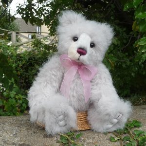 画像: チャーリーベアーズ  ロジエナ 34cm　(画像あり）