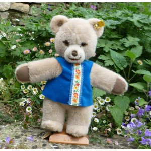 画像: 大変貴重なお品です! シュタイフ社アーカイブより Tapsy Bear Pale Beige 30cm 1980年〜1981年(ビンテージ)
