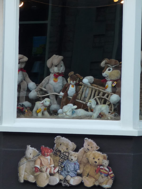 画像: イースター休暇に伴う発送スケジュールのご案内