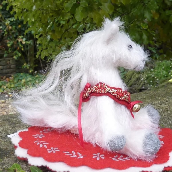 画像1: Xmasに！新年に！！ 1点もの☆　Luna Pony 15cm by Lynne Farmer（英）