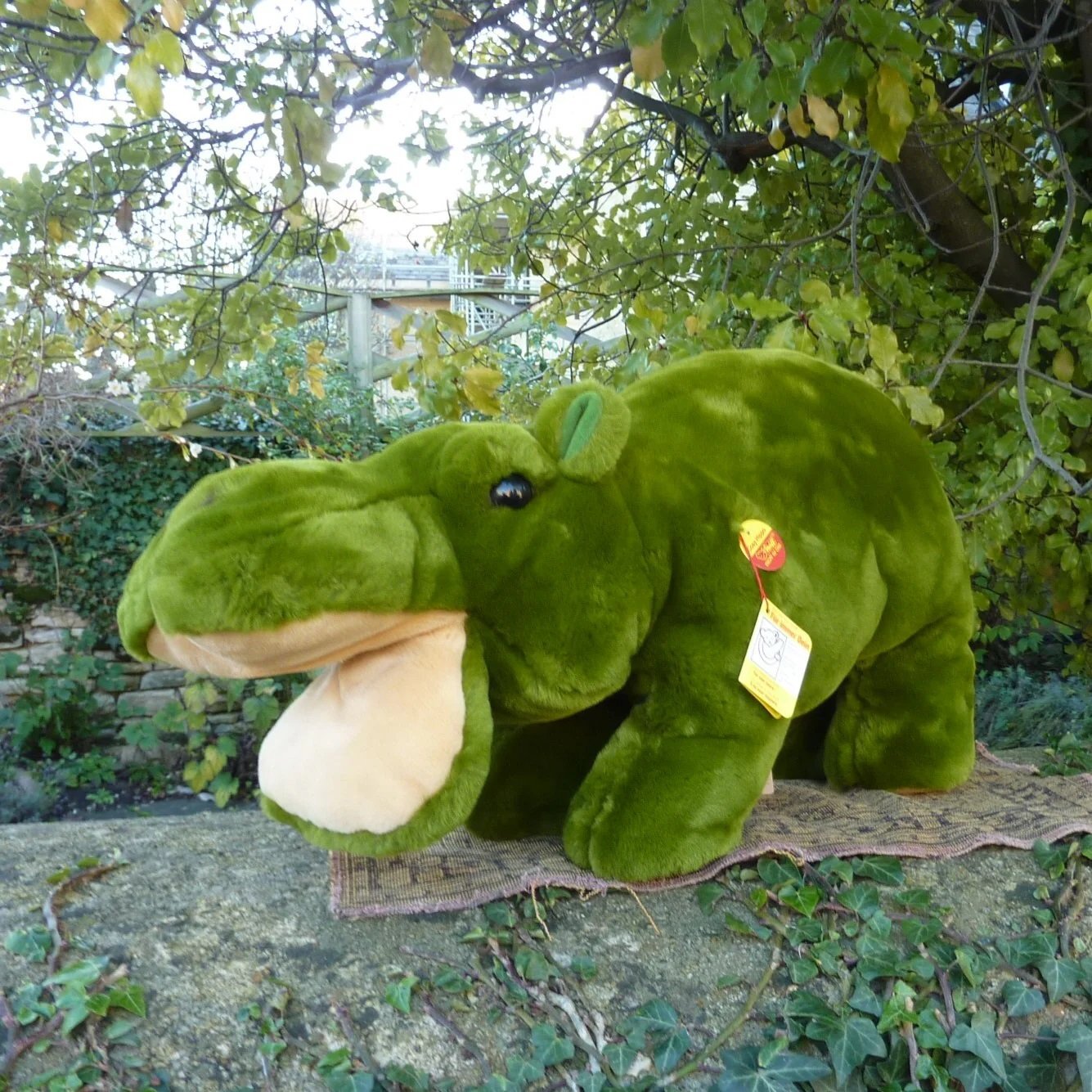 画像1: 大変貴重なお品です！ シュタイフ社アーカイブより 40cm  コージー・カバ　1986年 社内用見本モデル　（ビンテージ）