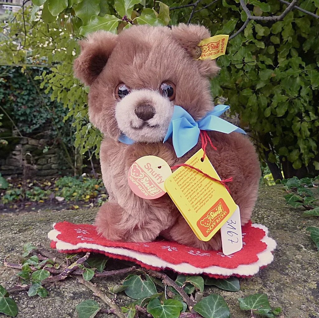 ヴィンテージ　シュタイフ　テディベア　スナッフィー Steiff Snuffy Bear, from the Steiff Archives, made in 1983 teddy