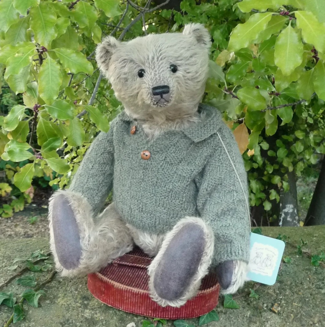 Jane Humme、テディベア・オブ・ウィットニー