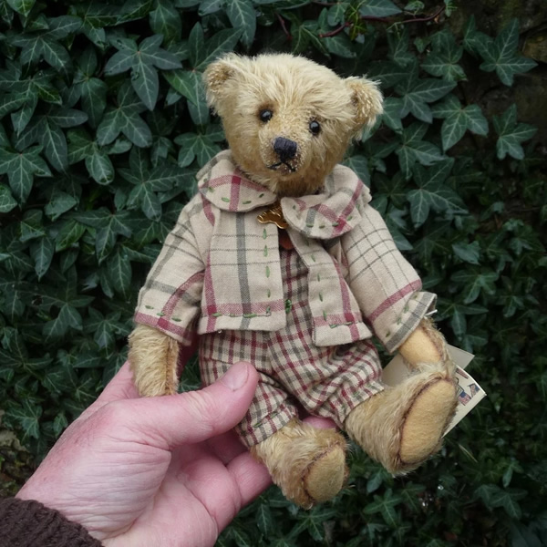 画像: 1点もの ☆ Ernest by Sharon Barron 20cm（米）