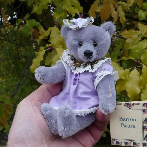 画像: 1点もの ☆ Sofia Soap Box Bear by Sharon Barron 15cm（米）