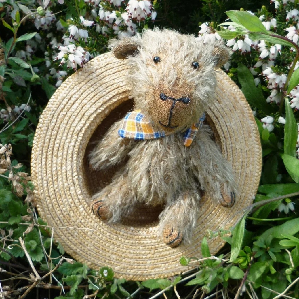 画像1: イアンさんのお気に入り☆ 1点もの☆　カピバラのキャスパー13 cm by Lynne Farmer（英）