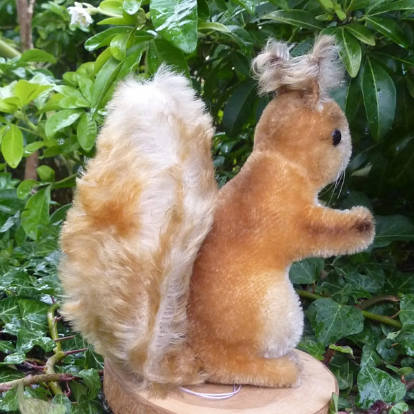 画像: 大変貴重なお品です！ シュタイフ社アーカイブより 14cm Steiff Possy Squirrel 1967年　（ビンテージ）